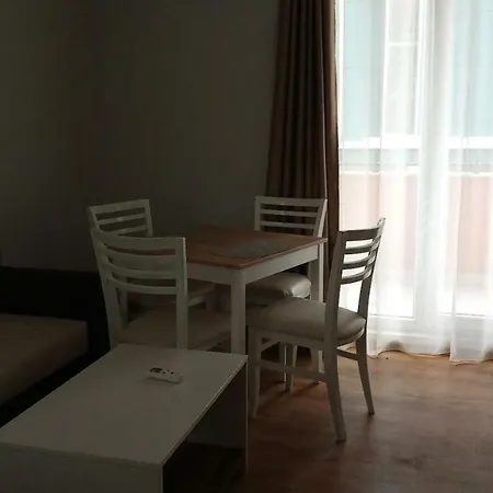 Апартамент Ривиера Гарден Apartamento Ravda